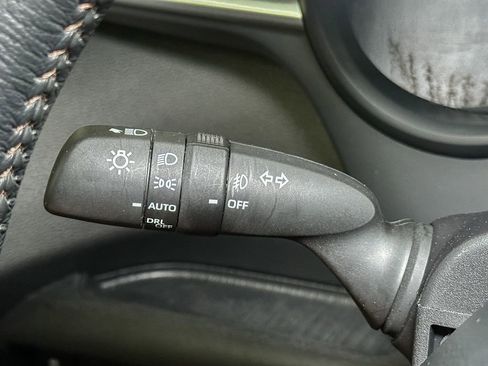 Used 2026 Toyota Sienna Platinum AWD/4WD image 37
