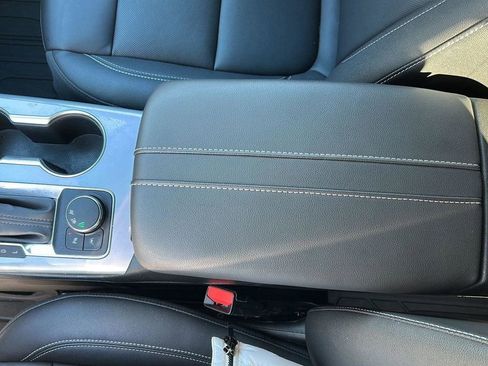 Used 2023 Chevrolet Blazer LT image 19