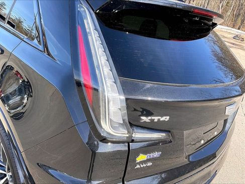 Used 2024 Cadillac XT4 Sport image 33