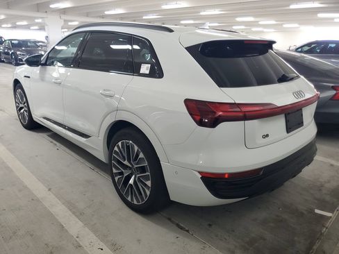 Used 2024 Audi Q8 e-tron Prestige w/ Prestige Package AWD/4WD image 5