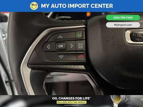 Used 2023 Jeep Grand Cherokee Altitude image 16