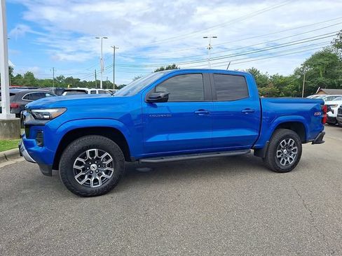 Used 2024 Chevrolet Colorado Z71 w/ Z71 Convenience Package 2 AWD/4WD image 8