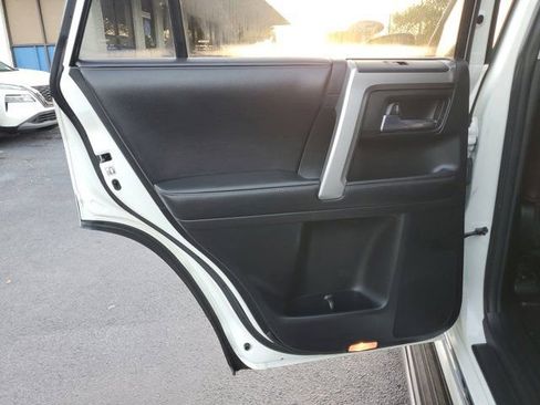 Used 2016 Toyota 4Runner Limited image 11