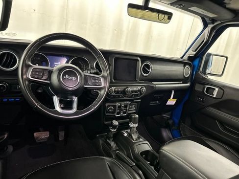 Used 2023 Jeep Wrangler Unlimited Sahara w/ Cold Weather Group AWD/4WD image 25