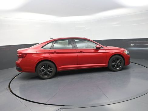 Used 2023 Volkswagen Jetta SE w/ Panoramic Sunroof Package FWD image 12