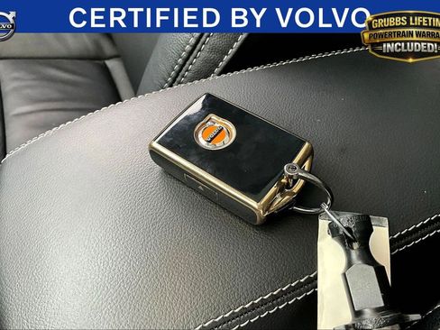 Used 2023 Volvo XC40 B4 Plus FWD image 14