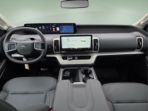 New 2025 Ford Expedition Active image 12