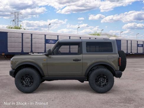 New 2026 Ford Bronco Badlands w/ Sasquatch Package AWD/4WD image 3