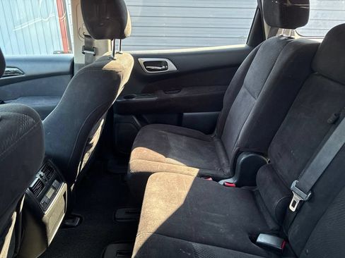 Used 2014 Nissan Pathfinder S FWD image 6