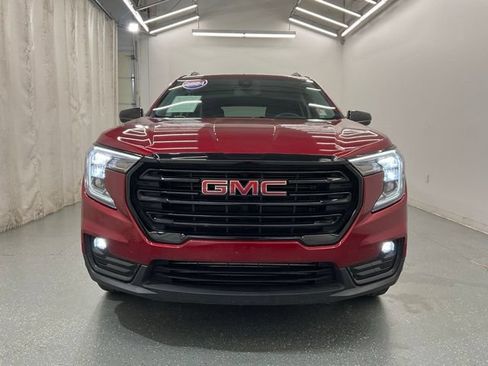 Used 2024 GMC Terrain SLT w/ Elevation Edition AWD/4WD image 3