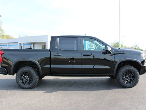 New 2026 Chevrolet Silverado 1500 ZR2 w/ Dark Appearance Package AWD/4WD image 11