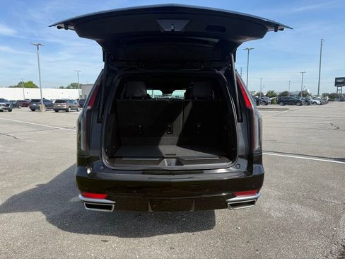 Certified 2024 Cadillac Escalade Premium Luxury Platinum AWD/4WD image 13