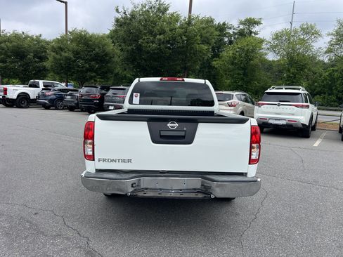 Used 2014 Nissan Frontier S RWD image 6