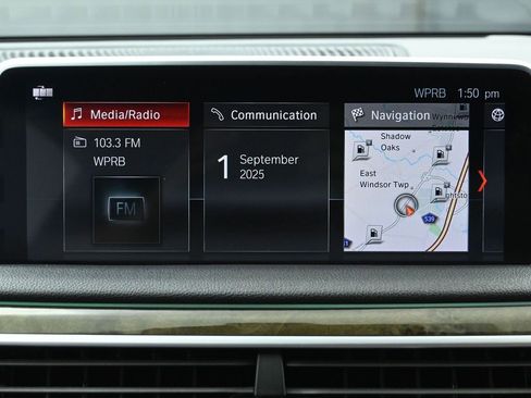 Used 2019 BMW 750i image 27