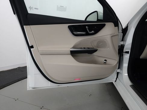 Certified 2026 Mercedes-Benz C 300 4MATIC Sedan image 5