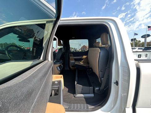 Used 2024 Ford F250 Lariat w/ Chrome Package AWD/4WD image 13