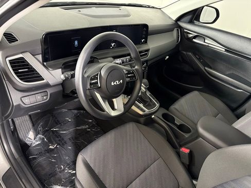 New 2026 Kia Seltos LX FWD image 16