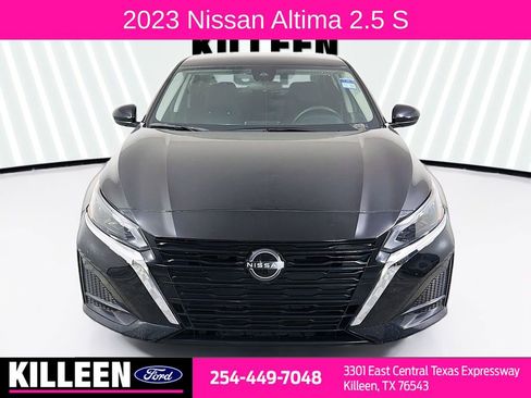 Used 2023 Nissan Altima 2.5 S image 2