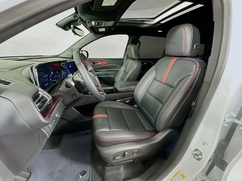 Used 2024 Chevrolet Traverse RS image 21