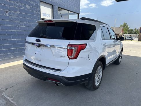 Used 2018 Ford Explorer XLT w/ Equipment Group 201A AWD/4WD image 7