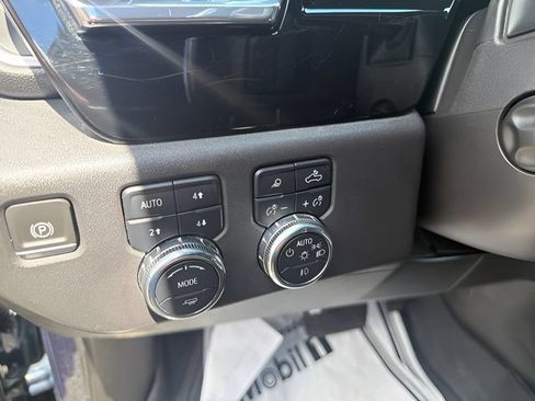 Used 2023 GMC Sierra 1500 SLT AWD/4WD image 12