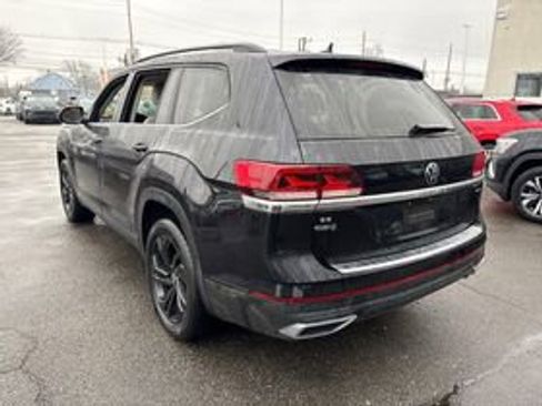 Used 2023 Volkswagen Atlas SE w/ Panoramic Sunroof Package AWD/4WD image 7