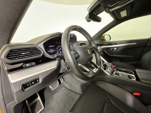 Used 2022 Lamborghini Urus image 15