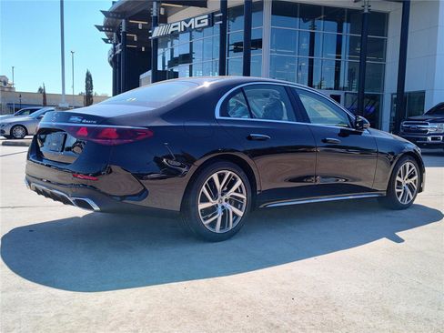 New 2026 Mercedes-Benz E 350 4MATIC Sedan image 4