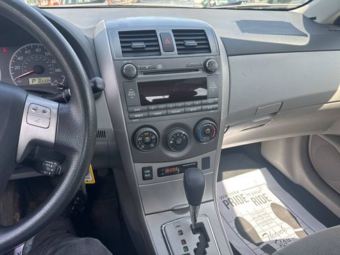 Used 2011 Toyota Corolla LE FWD image 11