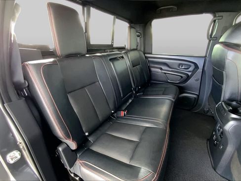 Used 2021 Nissan Titan PRO-4X w/ Pro-4x Convenience Package AWD/4WD image 20