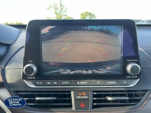 Used 2024 Nissan Altima 2.5 SV FWD image 28