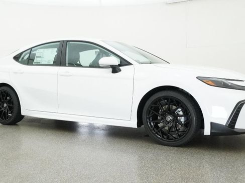 New 2026 Toyota Camry SE FWD image 38
