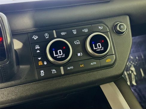 Certified 2025 Land Rover Defender 130 V8 AWD/4WD image 17