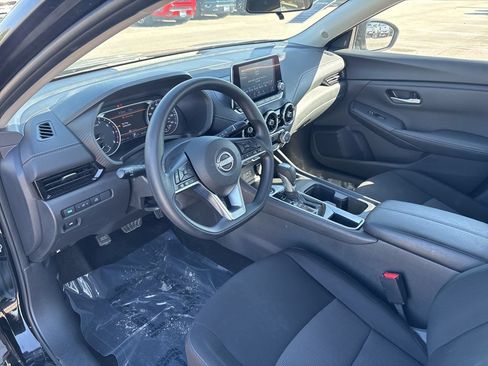 Used 2025 Nissan Sentra SV FWD image 16