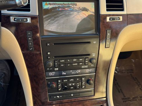 Used 2007 Cadillac Escalade AWD w/ Information Package image 23