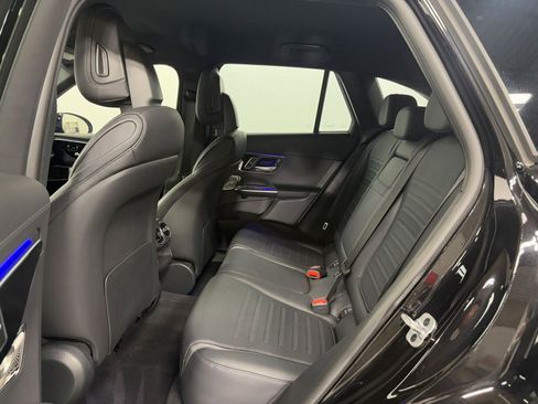 Used 2024 Mercedes-Benz GLC 300 4MATIC w/ AMG Line image 27