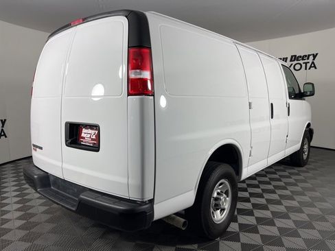 Used 2024 Chevrolet Express 2500 image 18