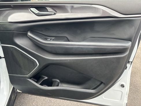 Used 2022 Jeep Grand Cherokee L Laredo w/ Luxury Tech Group I image 19