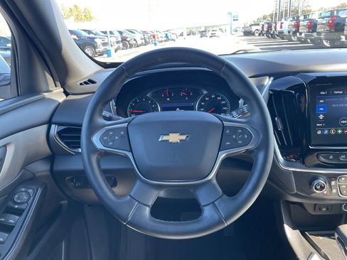 Used 2023 Chevrolet Traverse LT image 13