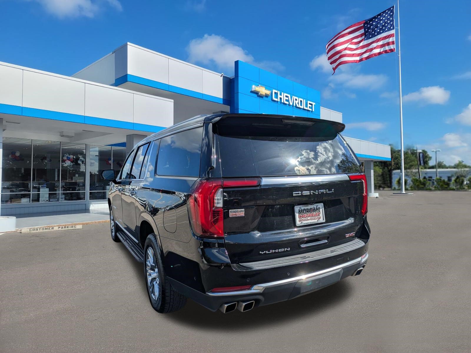 Used 2025 GMC Yukon XL Denali AWD/4WD image 5