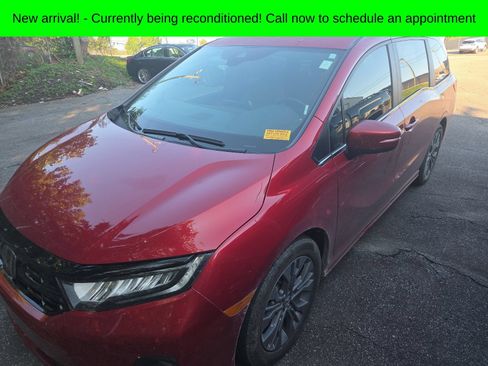 Used 2025 Honda Odyssey Touring image 1