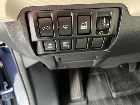 Used 2022 Subaru Ascent Premium w/ Convenience Package image 19