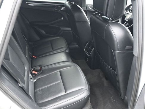 Certified 2023 Porsche Macan AWD/4WD image 10