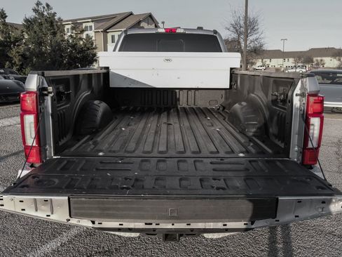 Used 2022 Ford F350 Platinum w/ FX4 Off-Road Package AWD/4WD image 55
