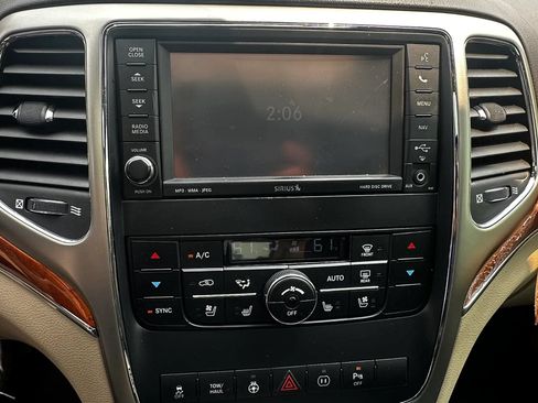 Used 2011 Jeep Grand Cherokee Overland AWD/4WD image 39
