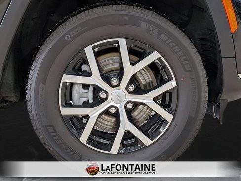 New 2025 Jeep Grand Cherokee L Limited image 32