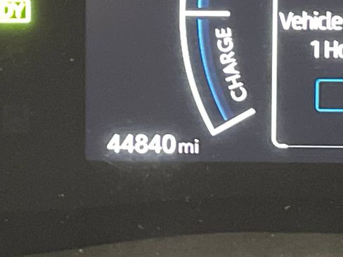 Certified 2025 Toyota Camry SE FWD image 19