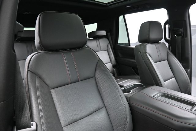 Used 2022 Chevrolet Tahoe RST w/ Luxury Package AWD/4WD image 34