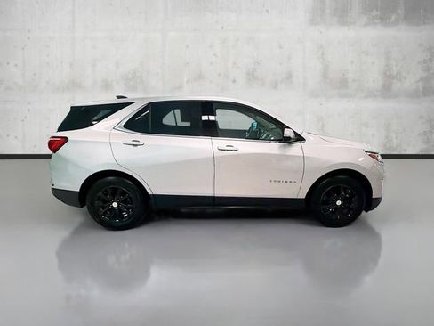Used 2018 Chevrolet Equinox LT image 4