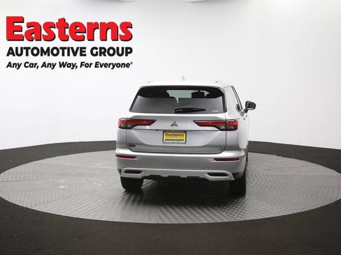 Used 2024 Mitsubishi Outlander SE AWD/4WD image 39